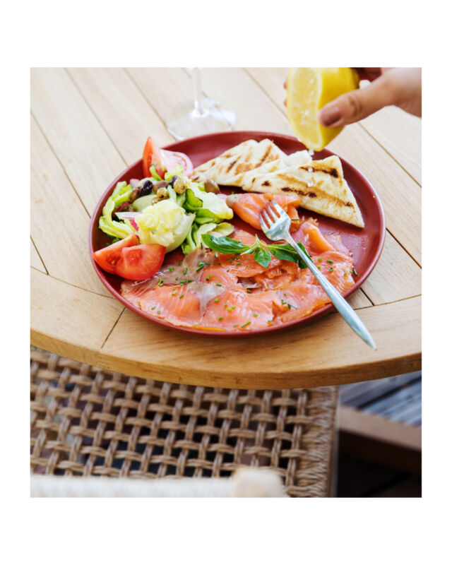 Le saumon fumé maison, servi au Pool House et à retrouver dès la réouverture de l'hôtel le 4 mai 2024 😋
-
Home-smoked salmon, served at the Pool House and available when the hotel reopens on May 4, 2024 😋

#lebaillidesuffren #lovebailli #baillimoments #domainedubailli #lespiedsdansleau #hotelview #seaview #beautifuldestinations #beautifuldestinations #perfectspot #happyplace #seaview #sainttropez #var #visitvar #golfedesainttropez #southoffrance #southernliving #frenchriviera #mediterranee #mediterraneanvibes #hotelwithaview #hotellife #beautifulhotels #hotelstay #hoteldesign #travelgram #travellife #slowlife