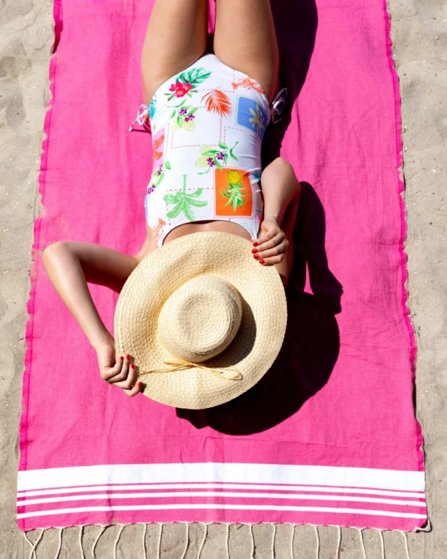 Rien ne vaut la sensation du soleil sur sa peau et du sable sous ses pieds 👒
- 
Nothing beats the feeling of the sun on your skin and sand under your feet 👒 

#lebaillidesuffren #lovebailli #baillimoments #domainedubailli #lespiedsdansleau #hotelview #seaview #beautifuldestinations #beautifuldestinations #perfectspot #happyplace #seaview #sainttropez #var #visitvar #golfedesainttropez #southoffrance #southernliving #frenchriviera #mediterranee #mediterraneanvibes #hotelwithaview #hotellife #beautifulhotels #hotelstay #hoteldesign #travelgram #travellife #slowlife
