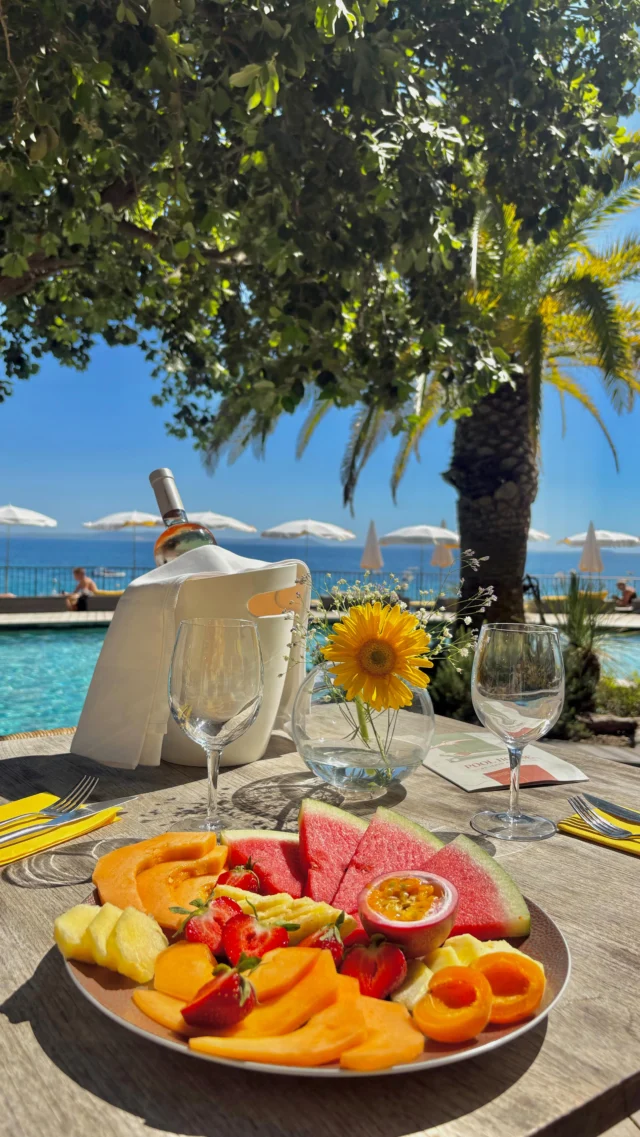 Voilà à quoi ressemble une journée au Pool House 🍹🍉🌼
-
This is what a day at the Pool House looks like 🍹🍉🌼

#lebaillidesuffren #lovebailli #baillimoments #domainedubailli #lespiedsdansleau #hotelview #seaview #beautifuldestinations #beautifuldestinations #perfectspot #happyplace #seaview #sainttropez #var #visitvar #golfedesainttropez #southoffrance #southernliving #frenchriviera #mediterranee #mediterraneanvibes #hotelwithaview #hotellife #beautifulhotels #hotelstay #hoteldesign #travelgram #travellife #slowlife