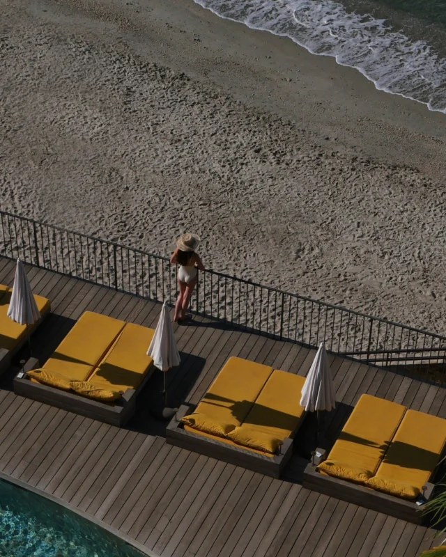 De votre chambre à la mer, de la mer à la piscine 🐬
- 
From your room to the sea, from the sea to the pool 🐬

#lebaillidesuffren #lovebailli #baillimoments #domainedubailli #lespiedsdansleau #hotelview #seaview #beautifuldestinations #beautifuldestinations #perfectspot #happyplace #seaview #sainttropez #var #visitvar #golfedesainttropez #southoffrance #southernliving #frenchriviera #mediterranee #mediterraneanvibes #hotelwithaview #hotellife #beautifulhotels #hotelstay #hoteldesign #travelgram #travellife #slowlife