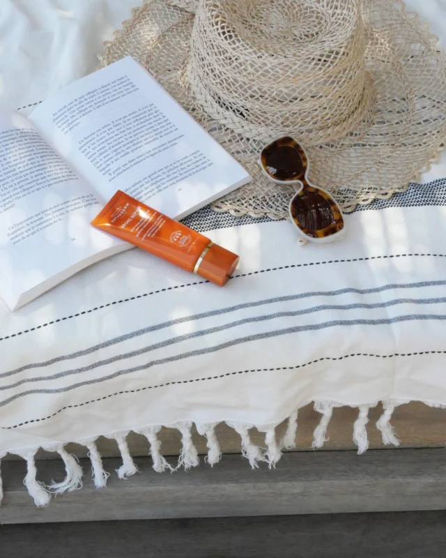 À quelques pas de la mer, tout semble plus léger, plus calme et plus radieux 🌊 
- 
Just steps from the sea, everything feels lighter, calmer, and brighter 🌊 

 #lebaillidesuffren #lovebailli #baillimoments #domainedubailli #lespiedsdansleau #hotelview #seaview #beautifuldestinations #beautifuldestinations #perfectspot #happyplace #seaview #sainttropez #var #visitvar #golfedesainttropez #southoffrance #southernliving #frenchriviera #mediterranee #mediterraneanvibes #hotelwithaview #hotellife #beautifulhotels #hotelstay #hoteldesign #travelgram #travellife #slowlife