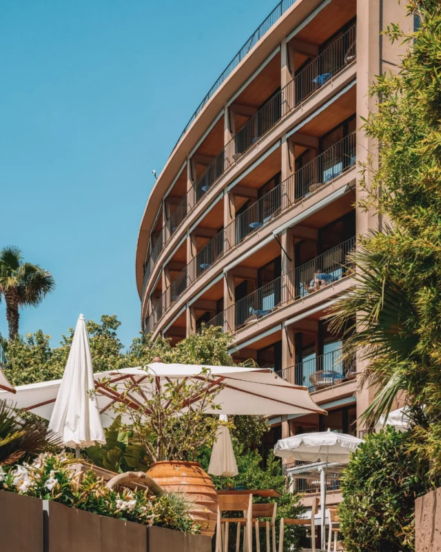 Le Bailli de Suffren vous promet des journées ensoleillées au bord de la mer ☀️ 
- 
Le Bailli de Suffren has sunny days by the sea in store for you ☀️ 

#lebaillidesuffren #lovebailli #baillimoments #domainedubailli #lespiedsdansleau #hotelview #seaview #beautifuldestinations #beautifuldestinations #perfectspot #happyplace #seaview #sainttropez #var #visitvar #golfedesainttropez #southoffrance #southernliving #frenchriviera #mediterranee #mediterraneanvibes #hotelwithaview #hotellife #beautifulhotels #hotelstay #hoteldesign #travelgram #travellife #slowlife
