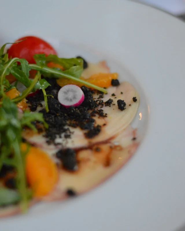 Le Bailli de Suffren, c'est comme votre maison au bord de la mer, le temps d'un petit moment. Et la cuisine y est tout simplement divine 🏡 
- 
Le Bailli de Suffren is like your home by the sea, just for a little while. And the food tastes like heaven 🏡 

#lebaillidesuffren #domainedubailli #sainttropez #visitvar #frenchriviera