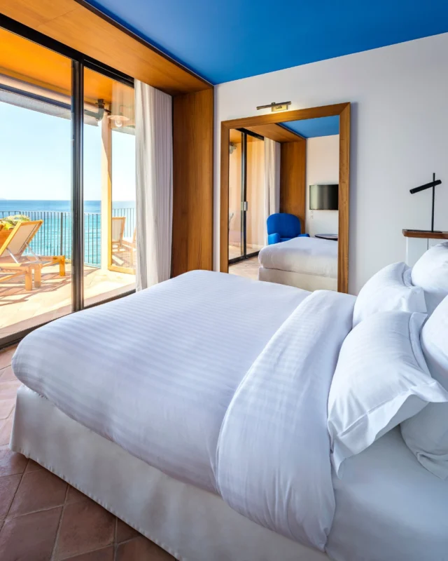 Confort, tranquillité et la beauté du littoral varois 🌊 
- 
Comfort, quiet, and the beauty of the Var coastline 🌊 

#lebaillidesuffren #domainedubailli #sainttropez #visitvar #frenchriviera